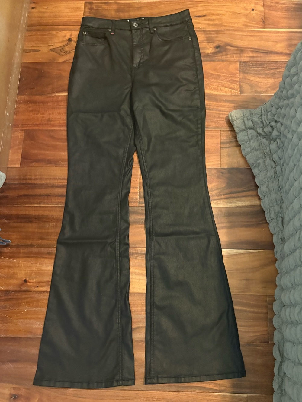 Idyllwind by Miranda Lambert Black Coated Flare Jeans Women’s 10 Western (0979)